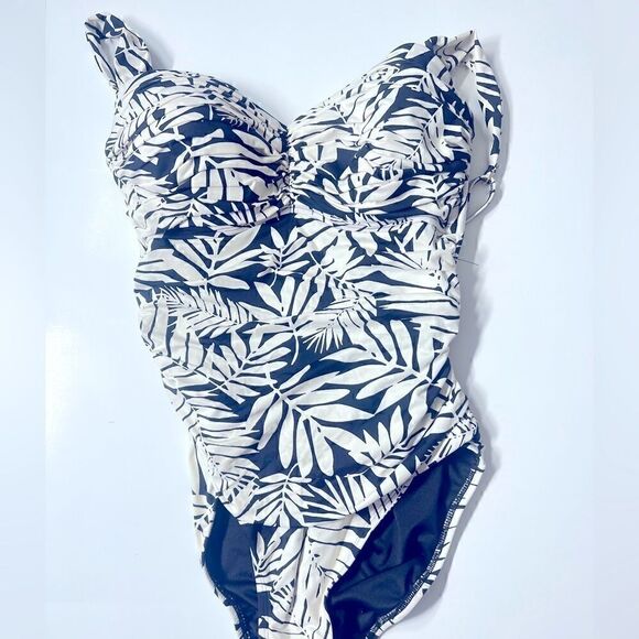 New Bleu Rod Beattie Women Urban
Oasis Shirred Bandeau 1 Piece Swimsuit Black 10 - Picture 11 of 15